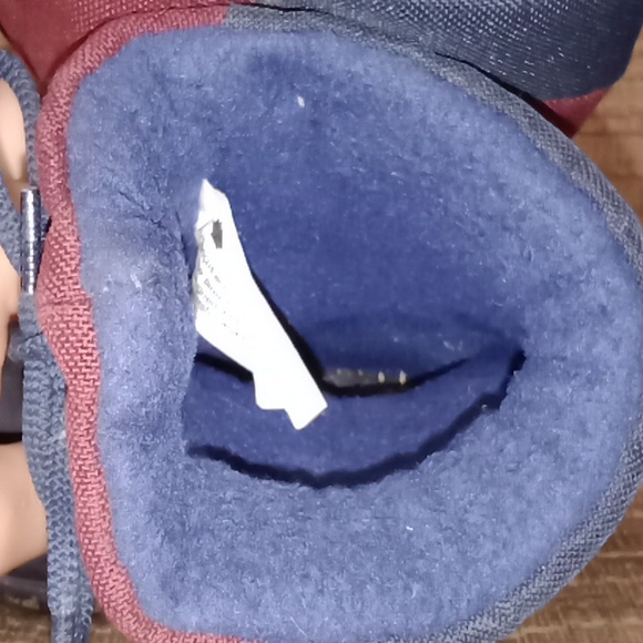 #583 Tundra Baby Winter Boots. Size: 6 - Picture 5 of 7